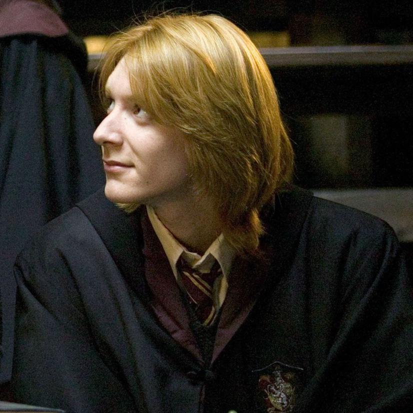FREE POINTTSSS// Ill Mark Brainlyest If You Gimme A Noice George Weasley Photo \AAAAAA Hes Hot Anywhooo